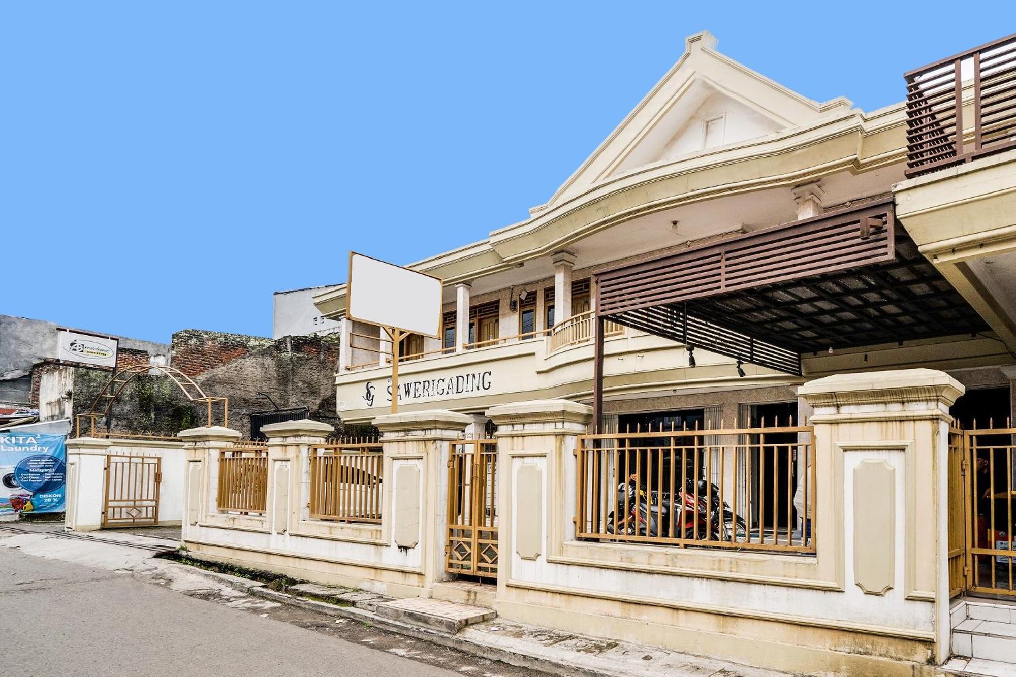 Oyo Life 91994 Sawerigading Jatinangor Syariah Hotel Sayang Exterior photo
